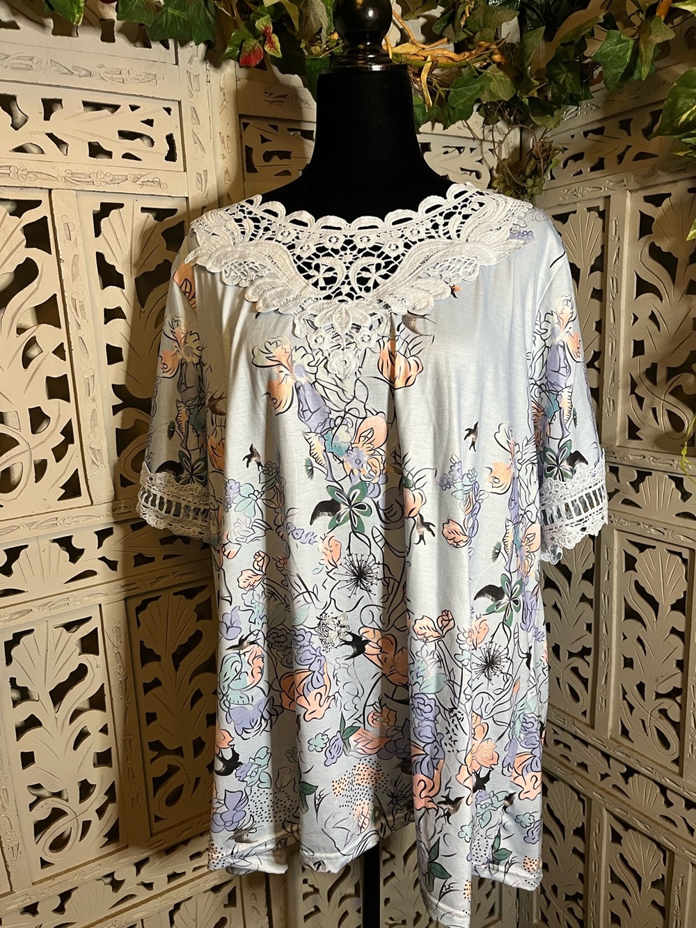 SUPER CUTE LIGHT BLUE WITH FLOWERS & LACE SHORT SLEEVE PLUS SIZE TOP